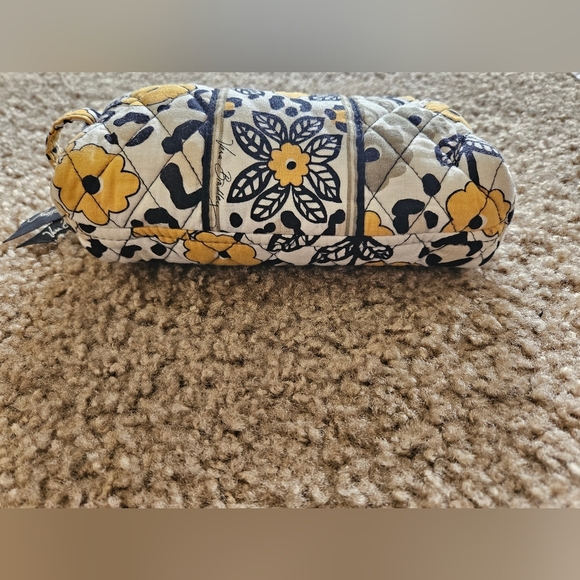 Vera Bradley Floral GO WILD Lined Quilted Pouch Makeup/Cosmetics Bag - Picture 3 of 8